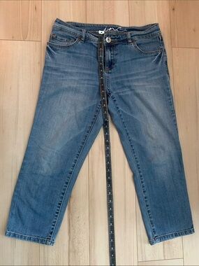 INC International Concepts Mid Wash Relaxed Crop Jeans